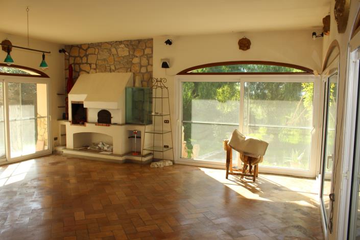 Image No.6-8 Bed Country House for sale