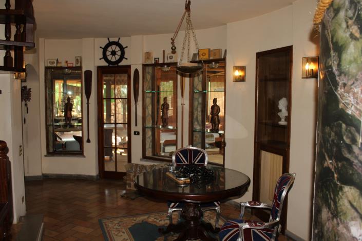 Image No.17-8 Bed Country House for sale