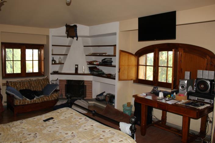 Image No.20-8 Bed Country House for sale