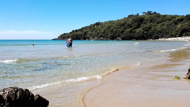 Image No.2-8 Bed Country House for sale