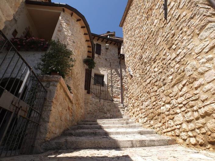 Image No.13-9 Bed Property for sale