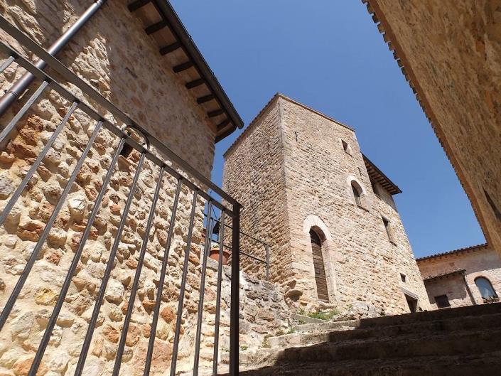 Image No.3-9 Bed Property for sale