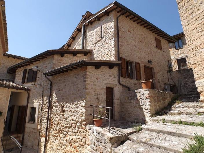 Image No.18-9 Bed Property for sale