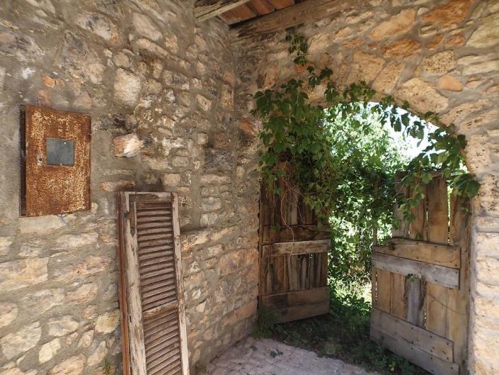 Image No.11-9 Bed Property for sale