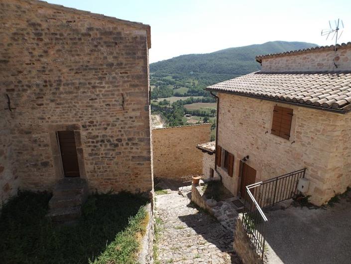 Image No.25-9 Bed Property for sale