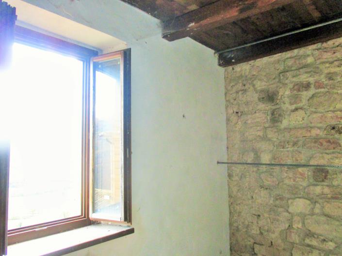 Image No.30-9 Bed Property for sale