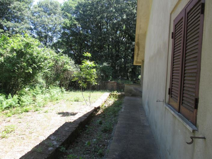 Image No.10-4 Bed Country House for sale