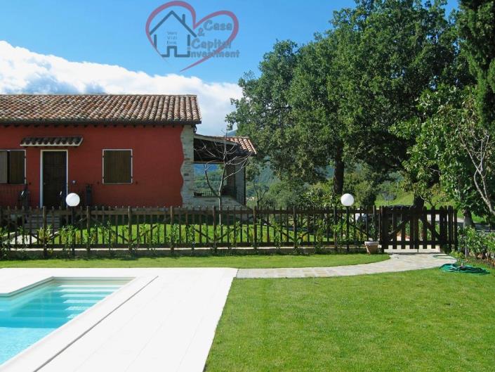 Image No.11-6 Bed Property for sale