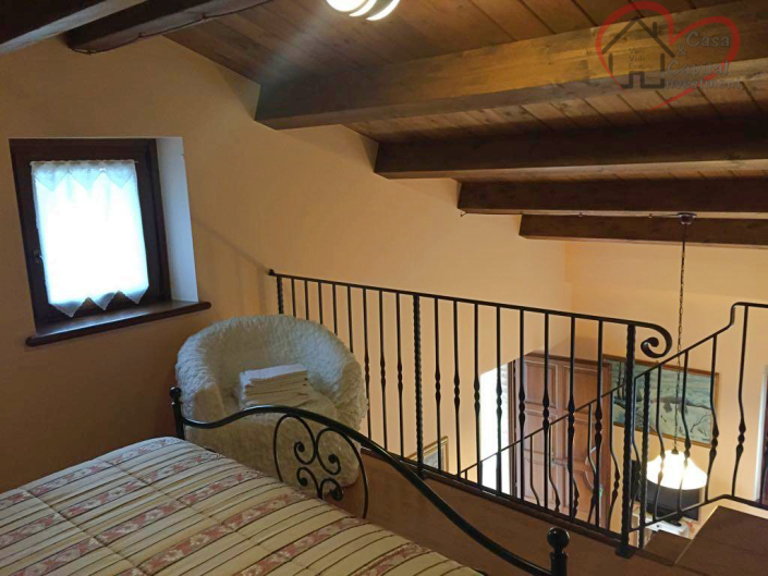 Image No.12-6 Bed Property for sale