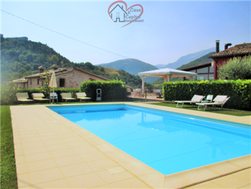 6 Bed Property for sale