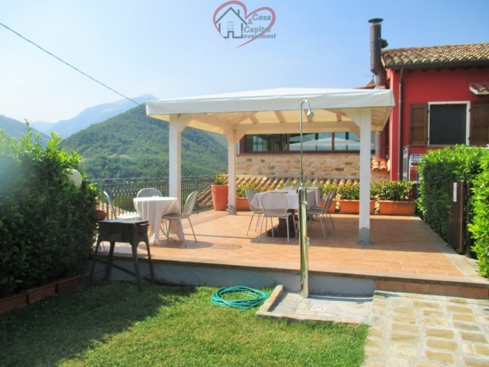 Image No.17-6 Bed Property for sale