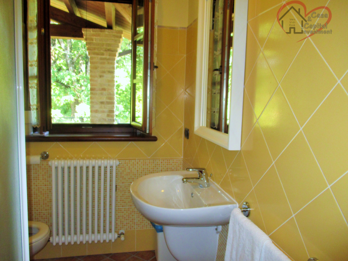 Image No.23-6 Bed Property for sale