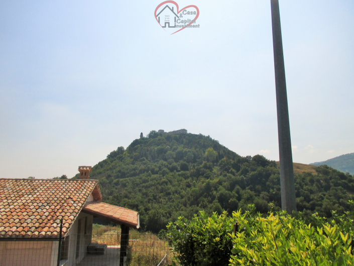 Image No.28-6 Bed Property for sale