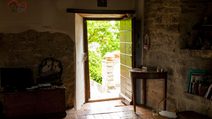 Image No.14-2 Bed Country House for sale