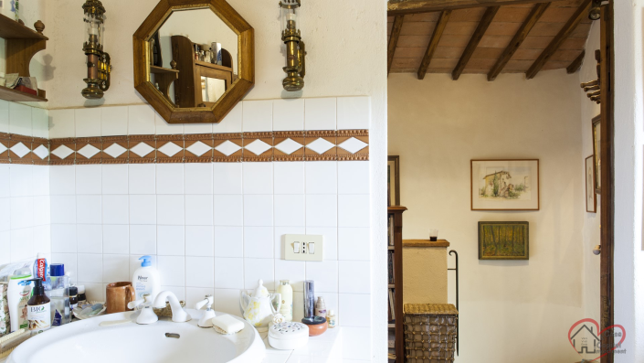 Image No.27-2 Bed Country House for sale