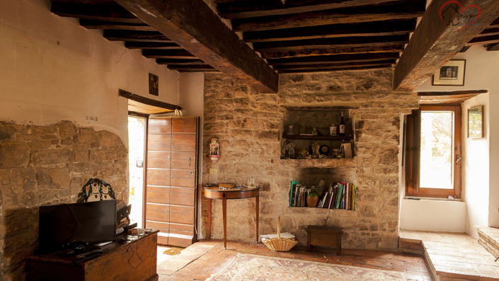 Image No.5-2 Bed Country House for sale