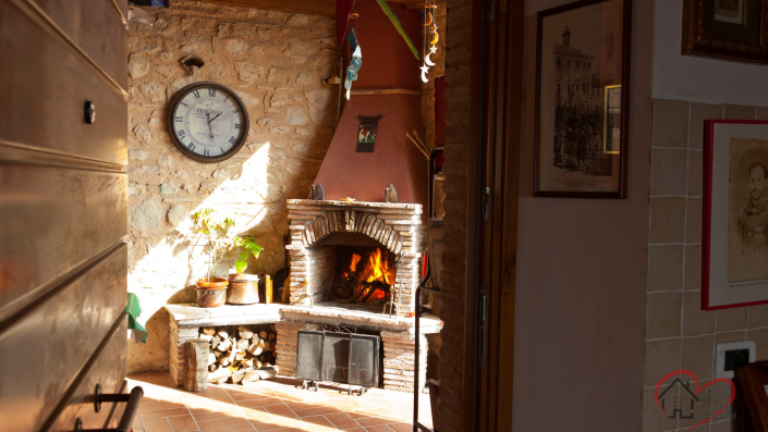 Image No.5-5 Bed Country Property for sale