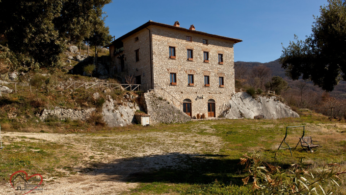 Image No.9-5 Bed Country Property for sale