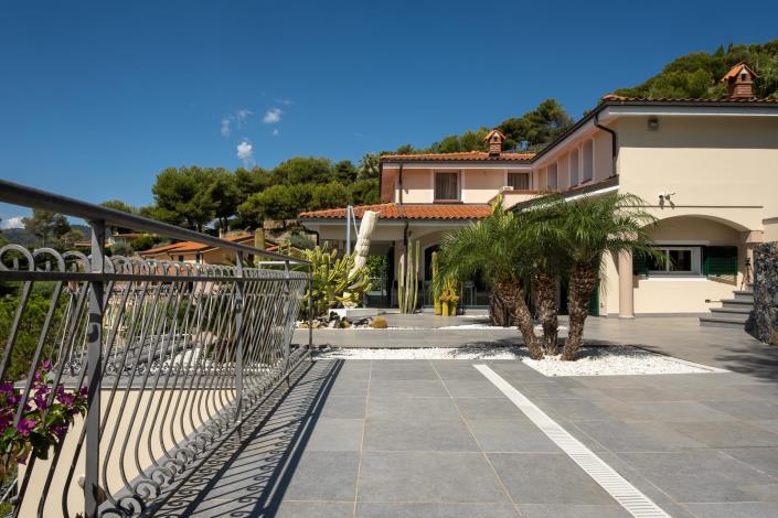 Image No.8-5 Bed House/Villa for sale