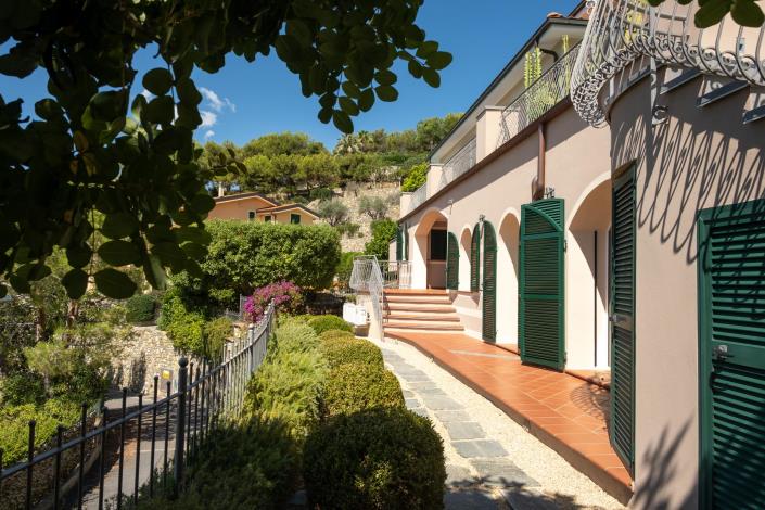 Image No.7-5 Bed House/Villa for sale