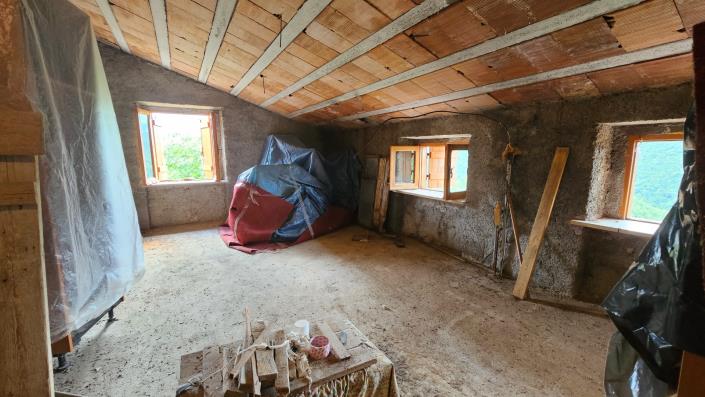 Image No.28-5 Bed Farmhouse for sale