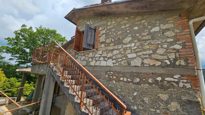 Image No.25-5 Bed Farmhouse for sale