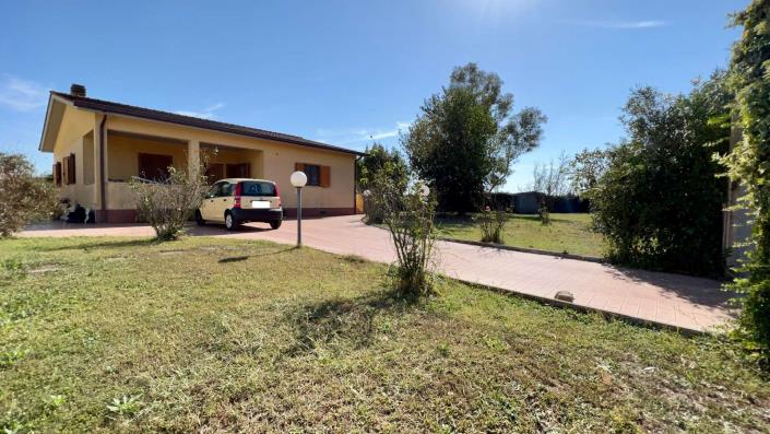 Image No.1-3 Bed Country House for sale