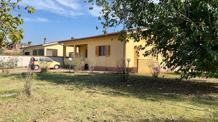 Image No.12-3 Bed Country House for sale