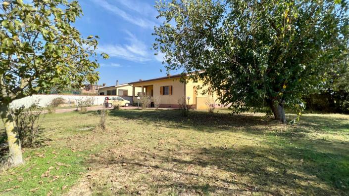 Image No.20-3 Bed Country House for sale