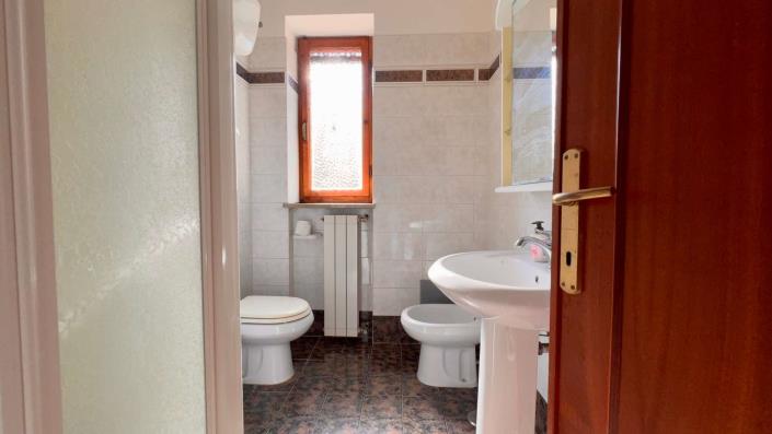 Image No.9-3 Bed Country House for sale