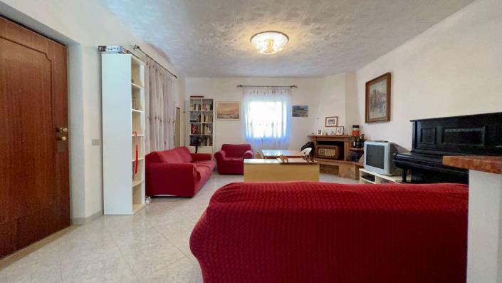 Image No.6-3 Bed Country House for sale