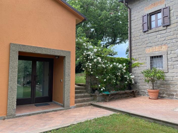 Image No.14-4 Bed Farmhouse for sale