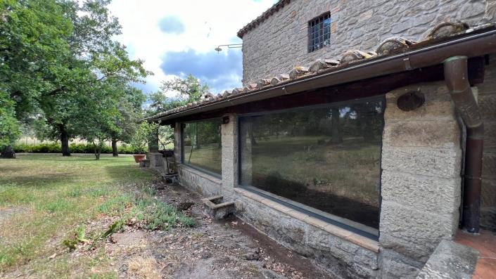 Image No.15-4 Bed Farmhouse for sale