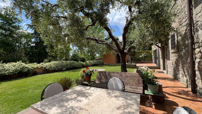 Image No.4-4 Bed Farmhouse for sale