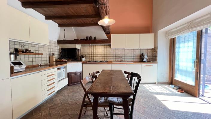 Image No.6-4 Bed Farmhouse for sale