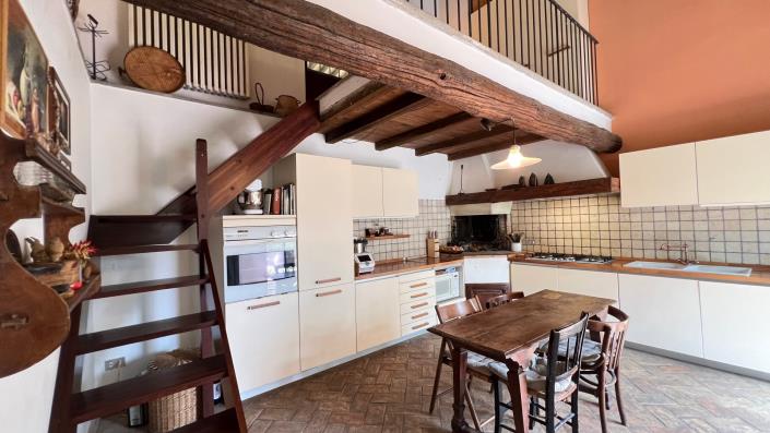 Image No.7-4 Bed Farmhouse for sale