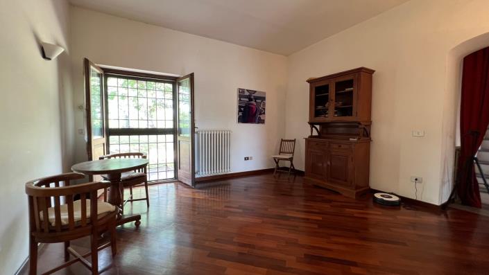 Image No.33-4 Bed Farmhouse for sale