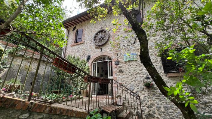 Image No.7-3 Bed Farmhouse for sale