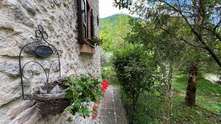 Image No.6-3 Bed Farmhouse for sale