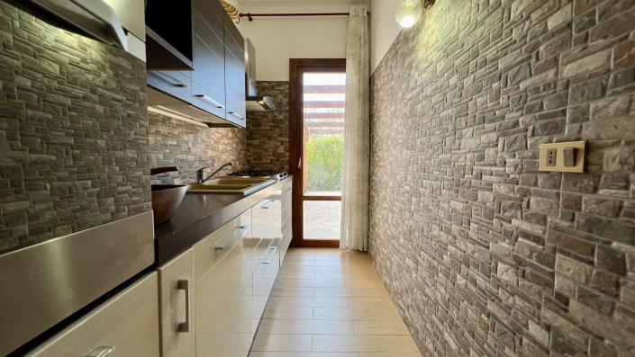 Image No.14-6 Bed House for sale