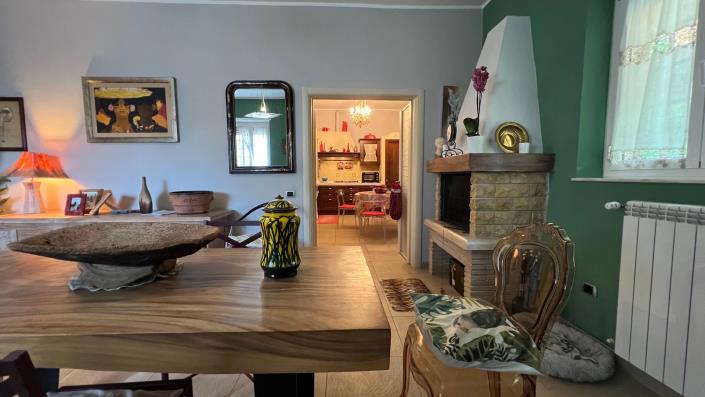 Image No.12-Maison de village de 4 chambres à vendre à Sutri