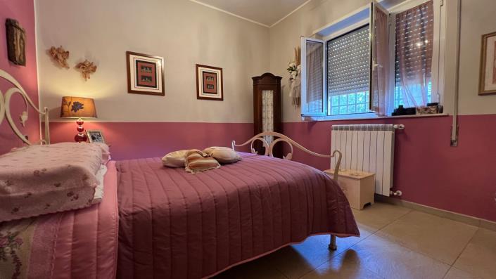 Image No.19-Maison de village de 4 chambres à vendre à Sutri