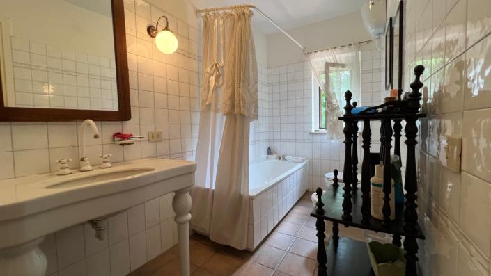 Image No.25-3 Bed Country House for sale