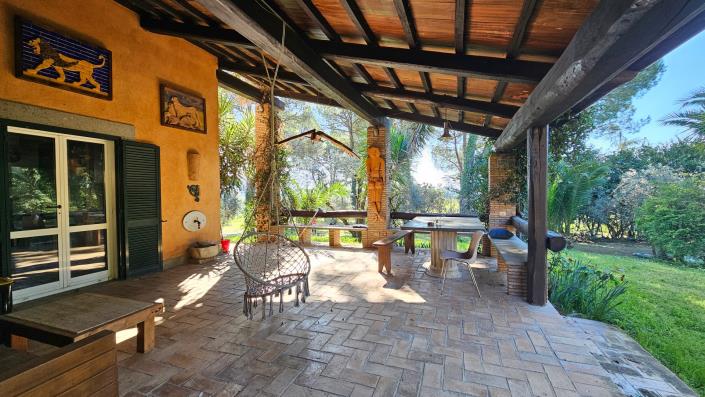 Image No.1-5 Bed Villa for sale
