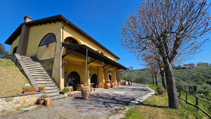 Image No.6-4 Bed Villa for sale