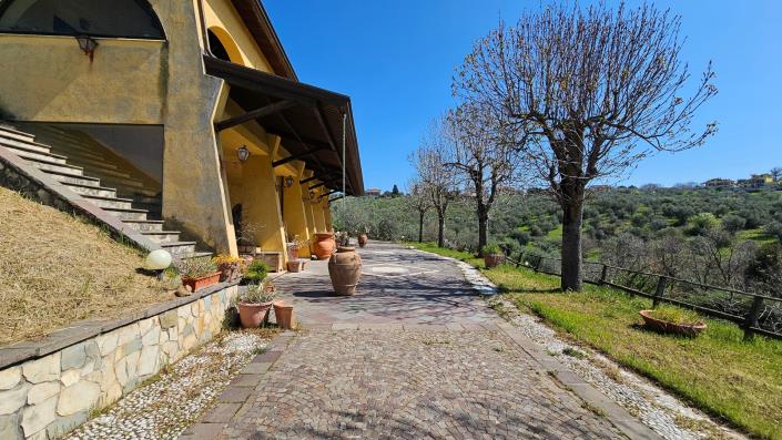 Image No.12-4 Bed Villa for sale