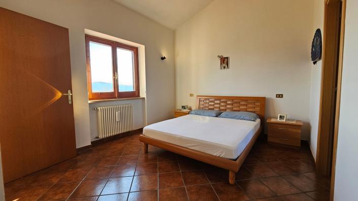 Image No.12-3 Bed Country House for sale