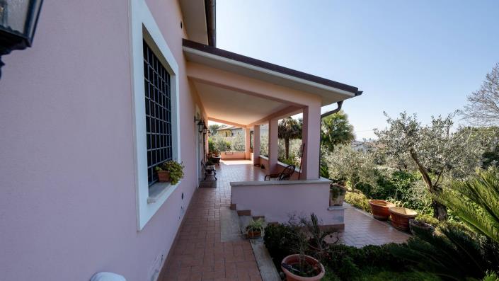 Image No.3-3 Bed House for sale