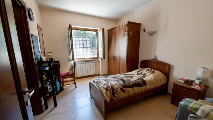 Image No.9-3 Bed House for sale