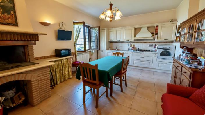 Image No.6-3 Bed House for sale